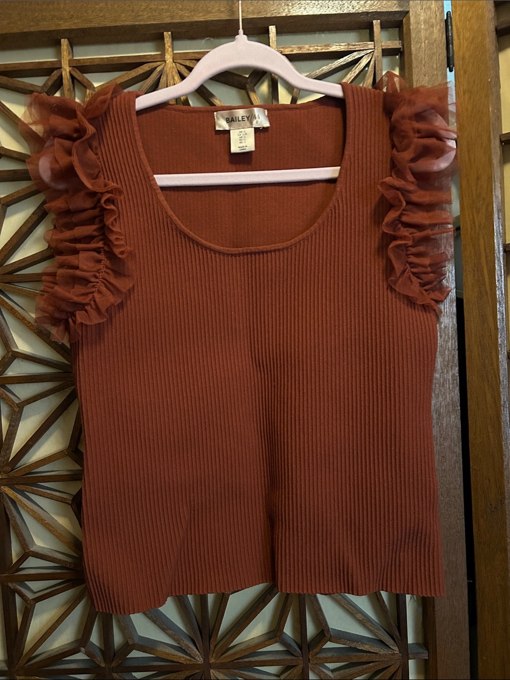 Bailey 44 Rust Ruffled Sleeve Ribbed Tank Rust size L Large